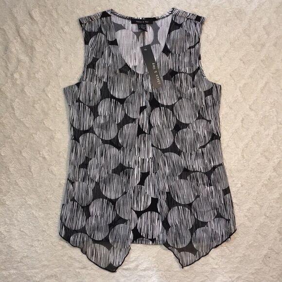 NWT Ladies Blouse  - Picture 3 of 7